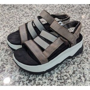 Teva Zamora Platform Sandals Women's Size 6 Gray Flatform Strap Foam Shoes